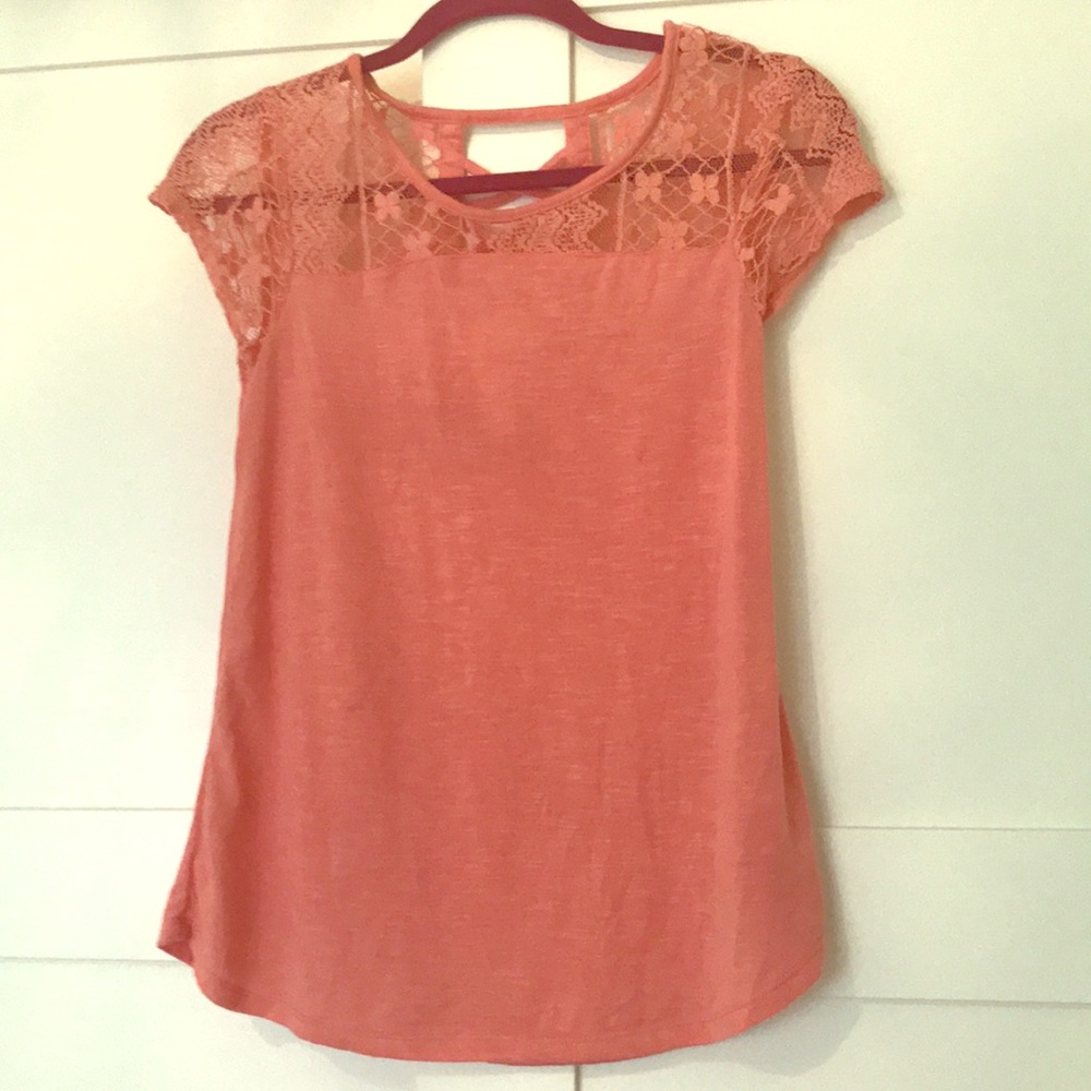 Stunning Women’s lacework blouse with cross back